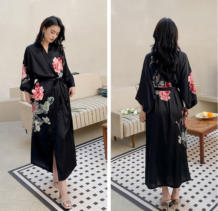 Luxurious nightgown spring and summer bathrobes for women