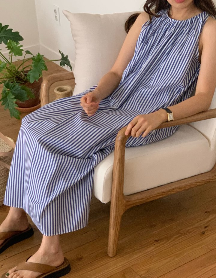 Sleeveless stripe Casual spring and summer fashion dress
