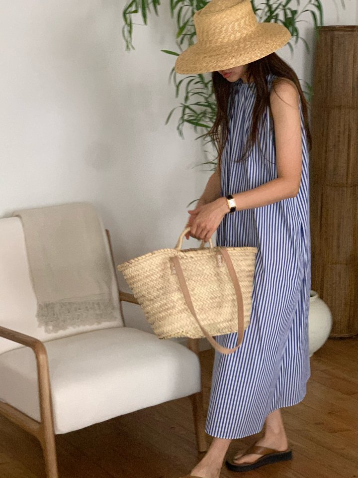 Sleeveless stripe Casual spring and summer fashion dress