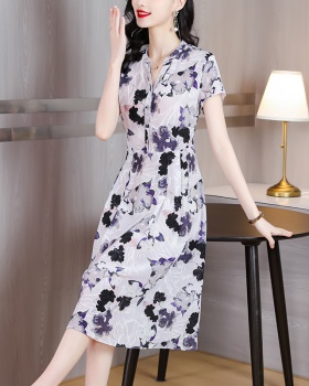 Pinched waist slim middle-aged dress