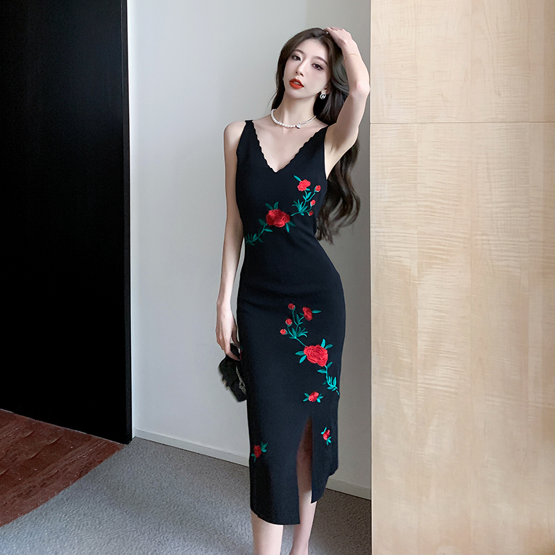 Retro rose knitted slim black embroidery dress for women