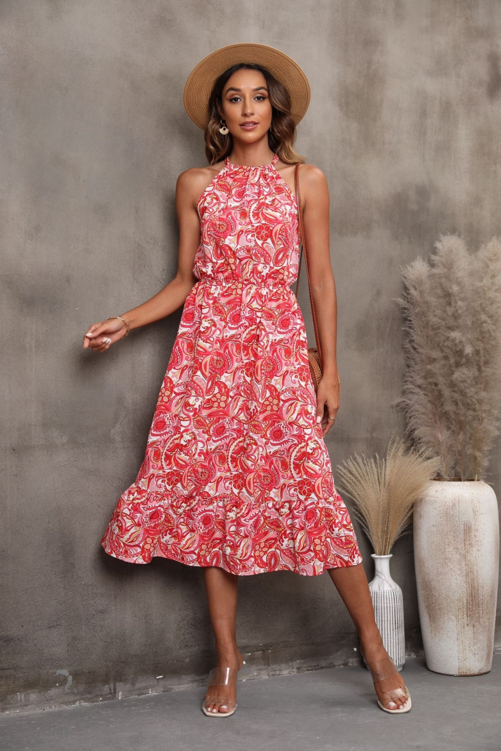 Sleeveless spring and summer halter dress for women