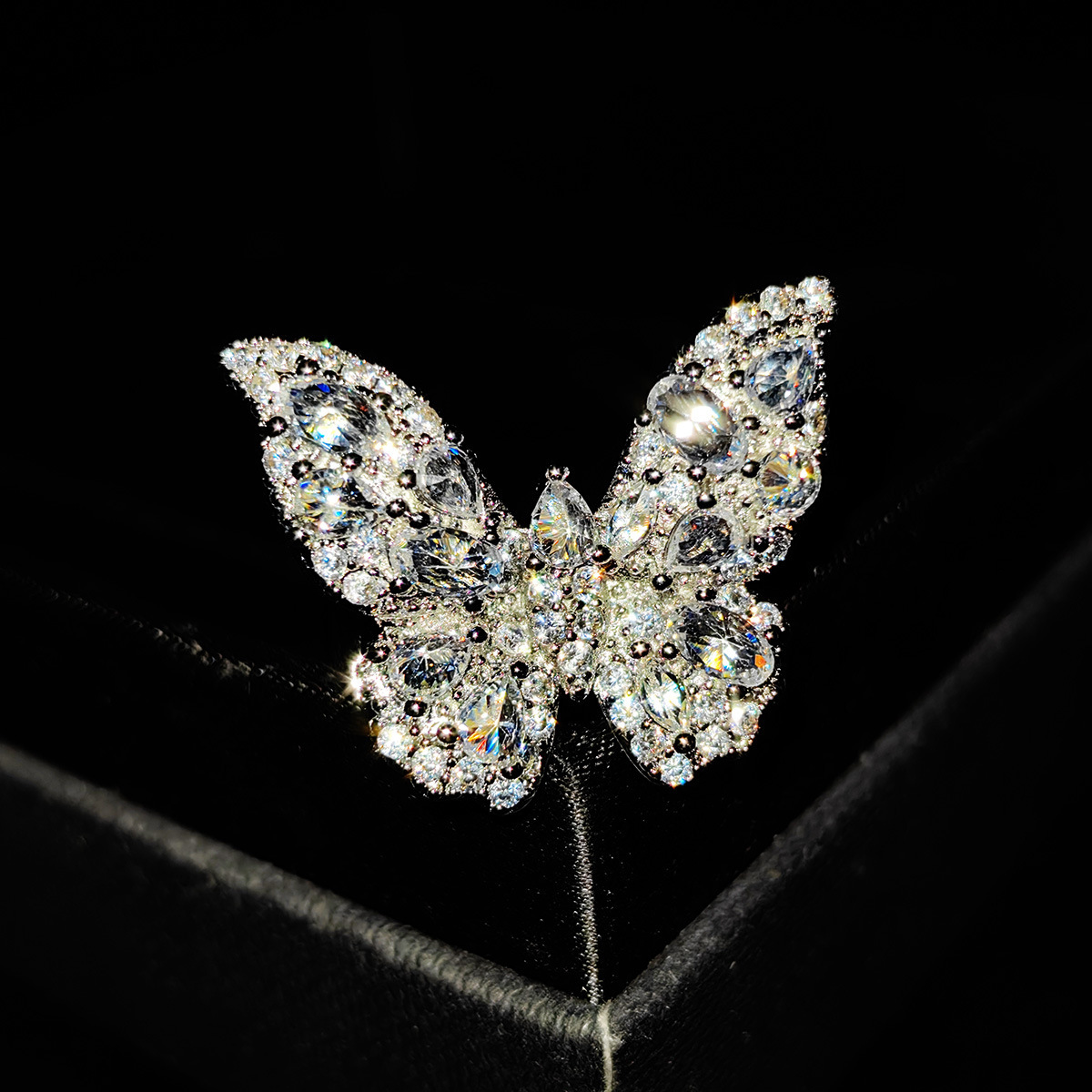Maiden zircon opening light lovely butterfly ring
