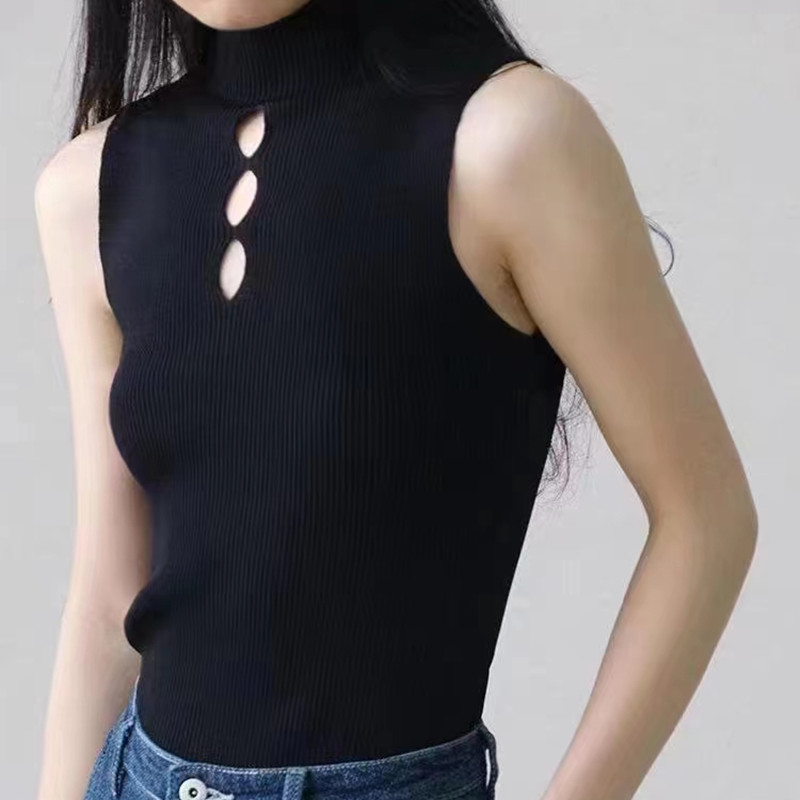 Wears outside slim sleeveless hole tops for women