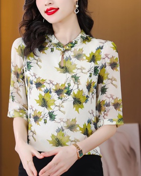 Short sleeve small shirt maple leaf shirt for women