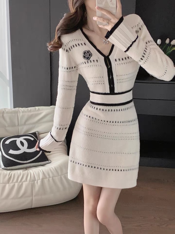 Pinched waist inside the ride knitted dress for women