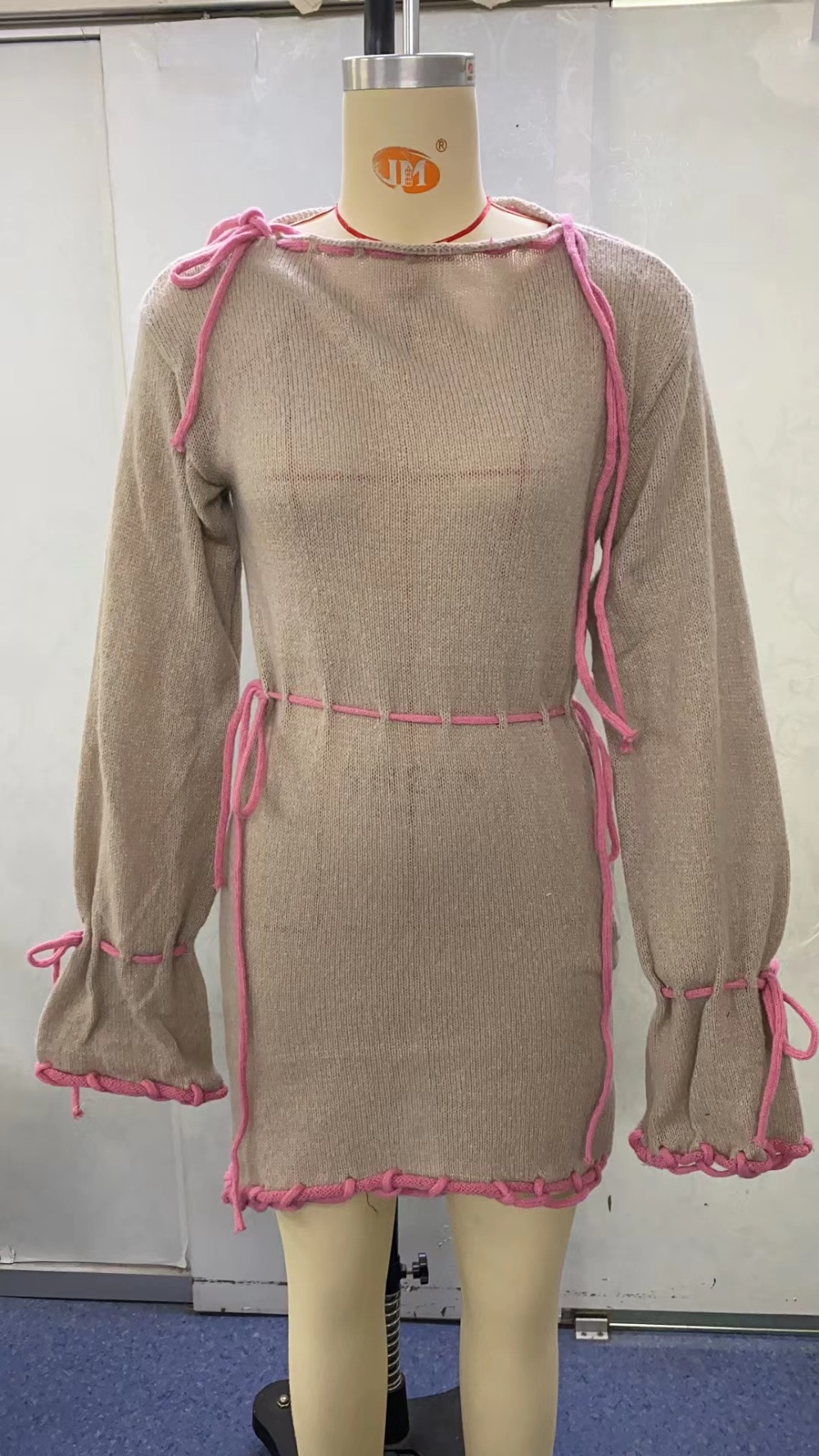 Knitted long sleeve European style round neck dress