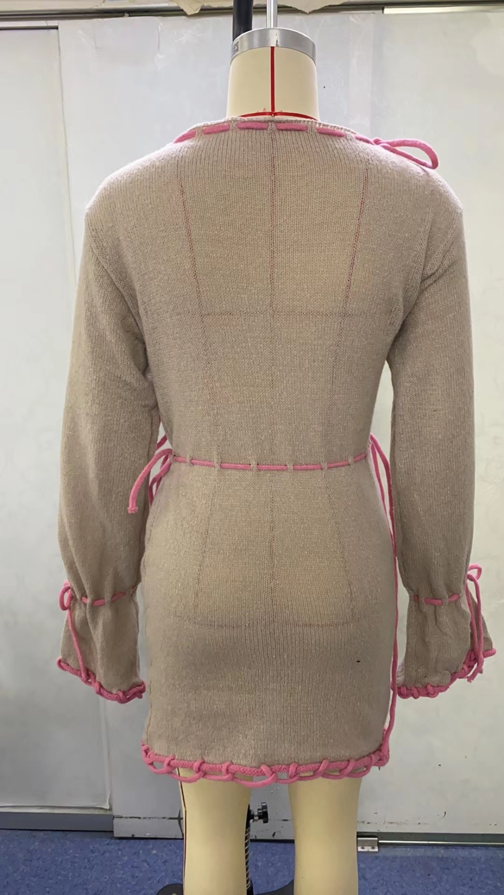 Knitted long sleeve European style round neck dress