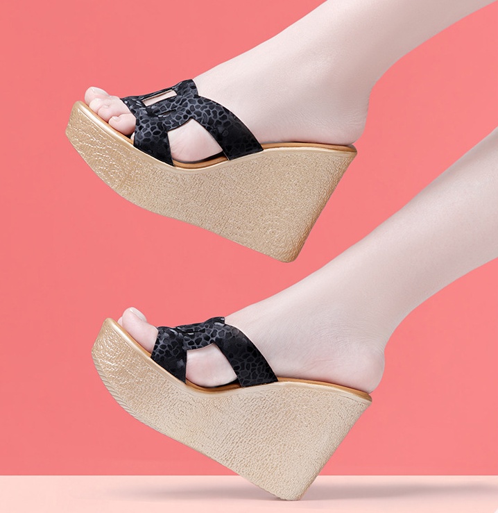 Fashion wears outside thick crust slippers for women