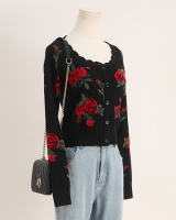 Knitted slim white rose spring sweater