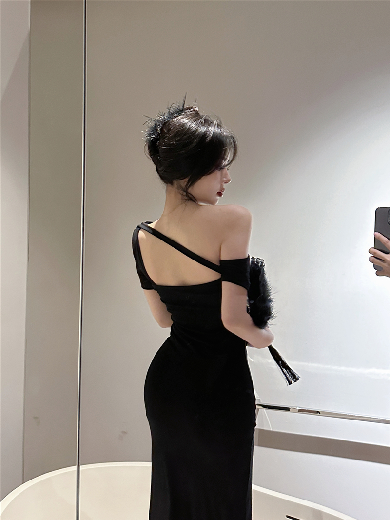 Split sloping shoulder fold dress slim halter long dress