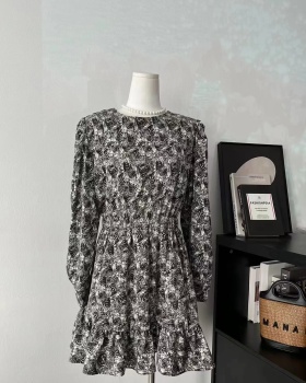 Lady long sleeve pinched waist floral dress