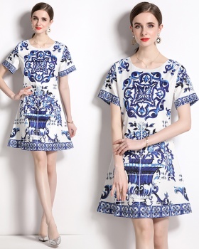 European style blue and white porcelain fashion dress