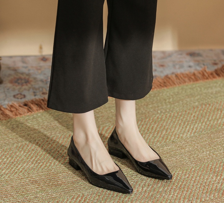 Thick low spring pointed pure shoes for women