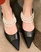 Elegant pointed pearls chain black-white cingulate shoes