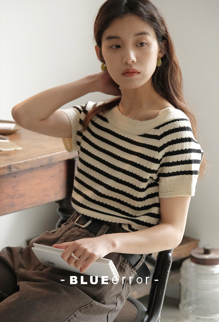 Spring and summer black-white sweater bottoming short tops