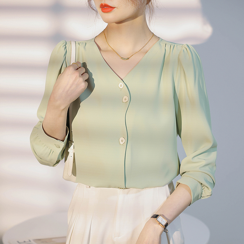 Loose spring and autumn V-neck long sleeve shirt for women