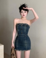 Pinched waist wrapped chest T-back burr dress