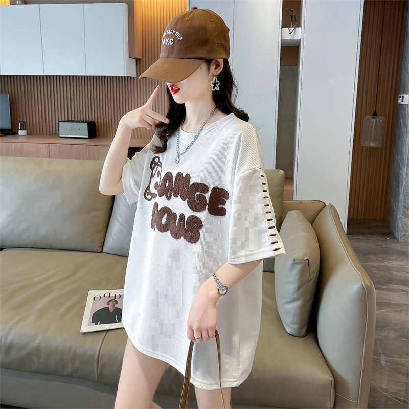 Embroidered patch tops Casual loose T-shirt