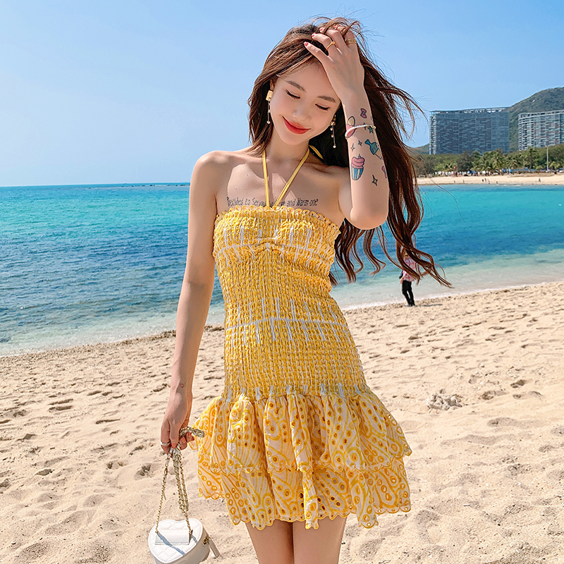 Hollow embroidery waves dress wrapped chest slim formal dress