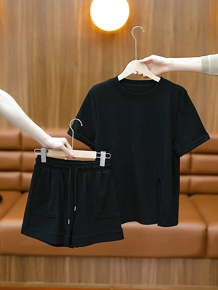 Fashion loose T-shirt summer shorts a set for women