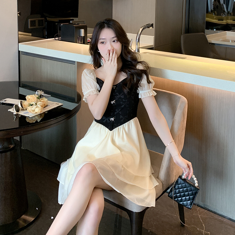 Thick and disorderly puff sleeve pinched waist dress