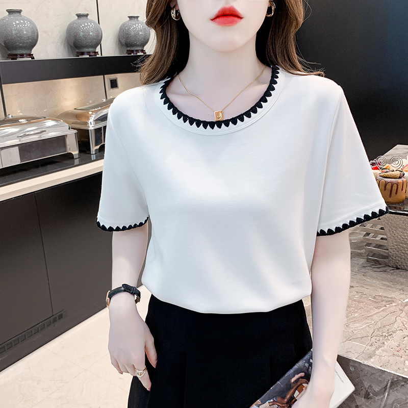 Fashion and elegant spring and summer white T-shirt