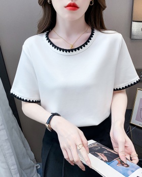 Fashion and elegant spring and summer white T-shirt