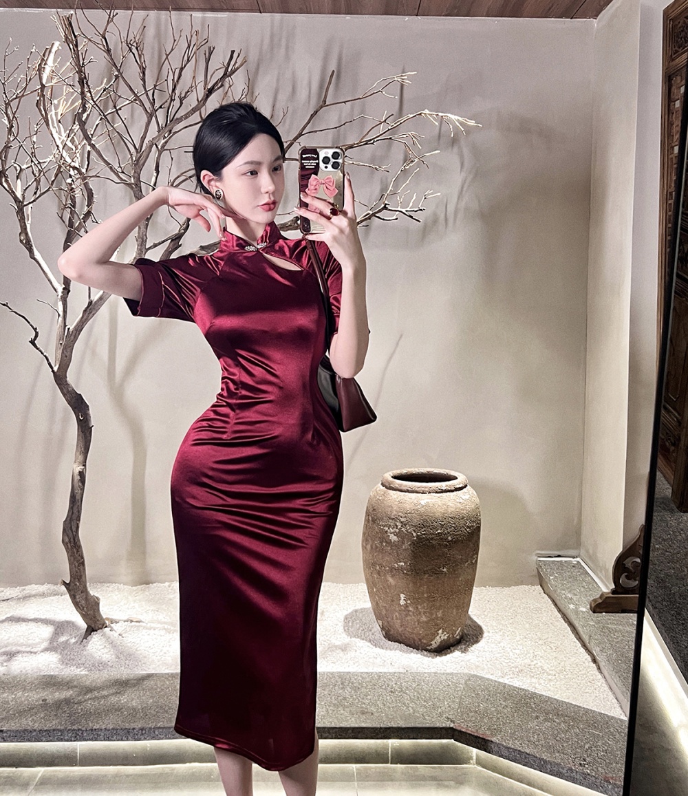 Red elegant cheongsam annual meeting formal dress