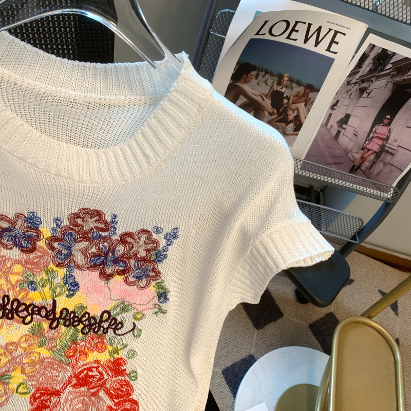Flowers summer T-shirt sleeveless white sweater for women