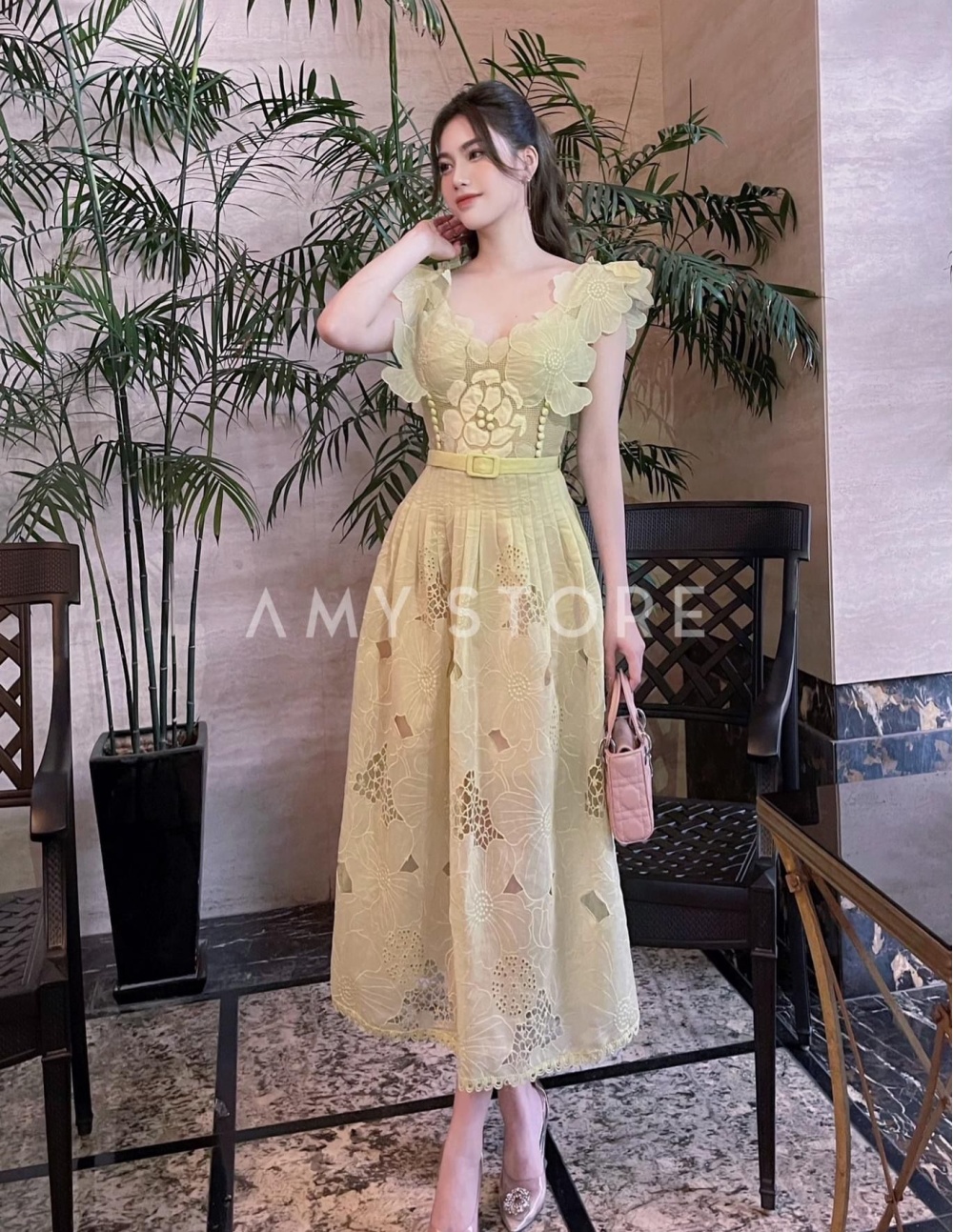 Hollow temperament vacation lace lady dress for women