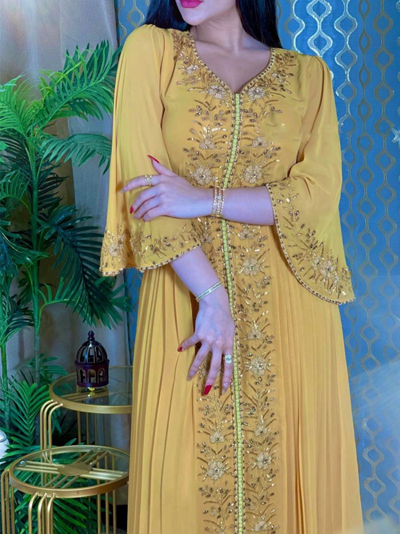 Embroidered evening dress robe