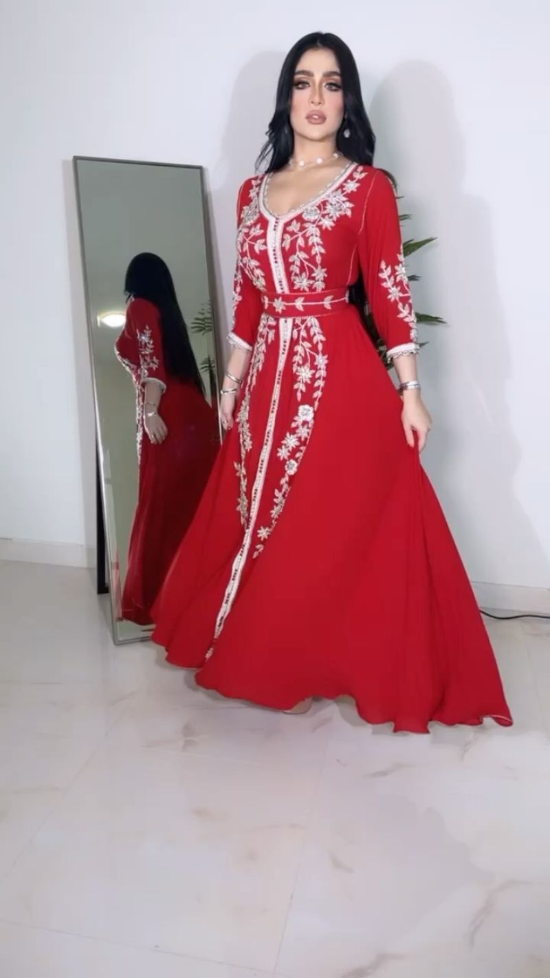 Embroidered robe spring and summer evening dress