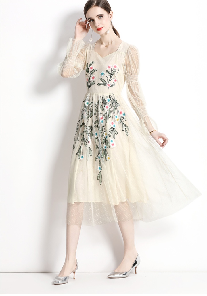 Trumpet sleeves big skirt elegant embroidery dress