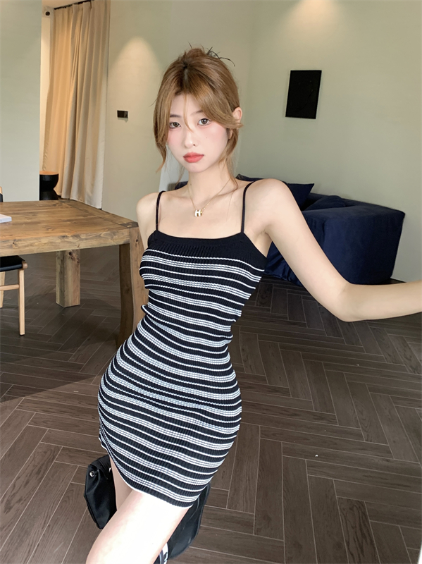 Stripe short sling slim dress