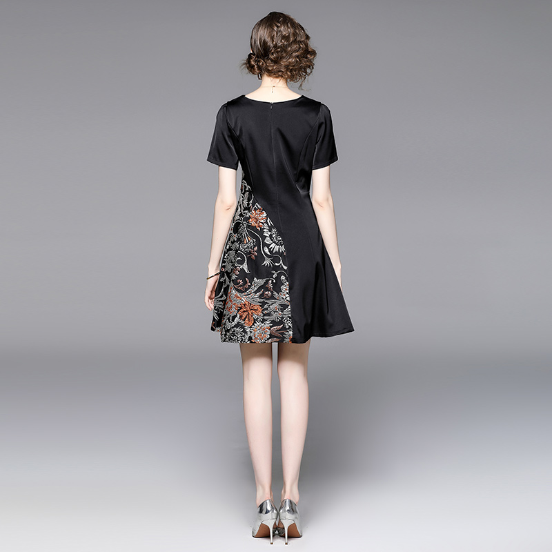 Fashion jacquard short sleeve stereoscopic dress