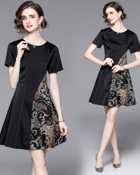 Fashion jacquard short sleeve stereoscopic dress