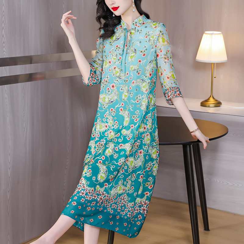 Chinese style real silk dress cstand collar cheongsam