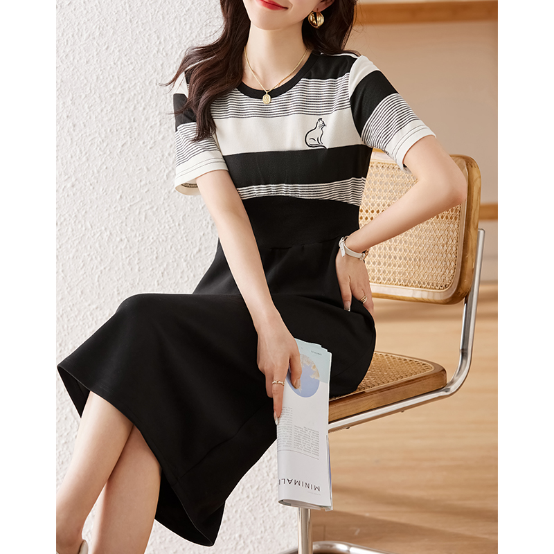 Embroidery summer knitted splice pinched waist slim dress