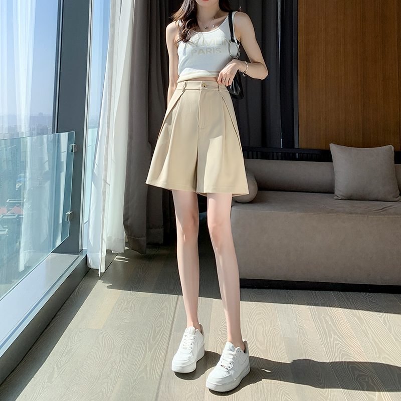 Slim wide leg shorts wears outside business suit for women