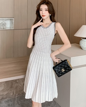Inside the ride knitted fashion and elegant summer round neck dress