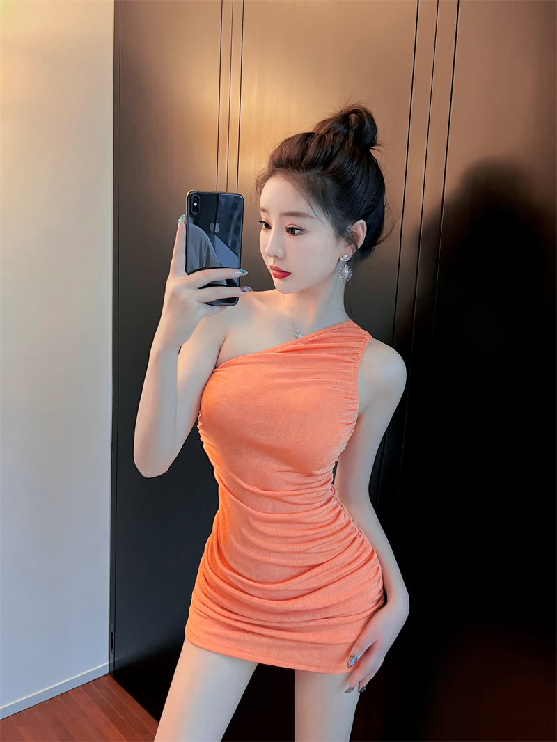 Sexy sloping shoulder fold European style dress for women