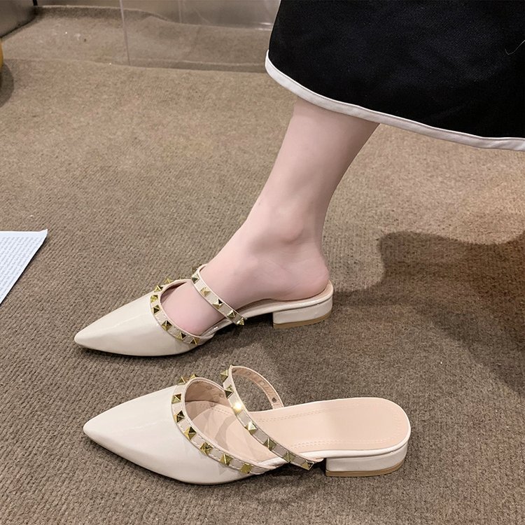 Pointed Korean style slippers for women
