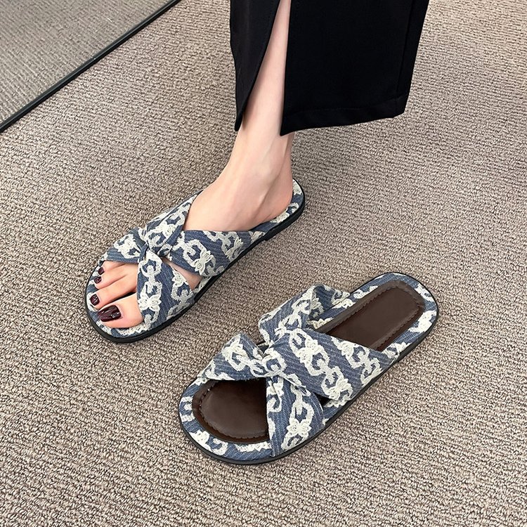 Flat fish mouth wears outside summer slippers for women