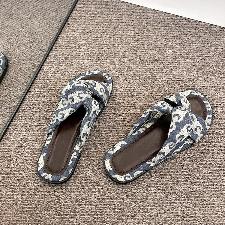 Flat fish mouth wears outside summer slippers for women