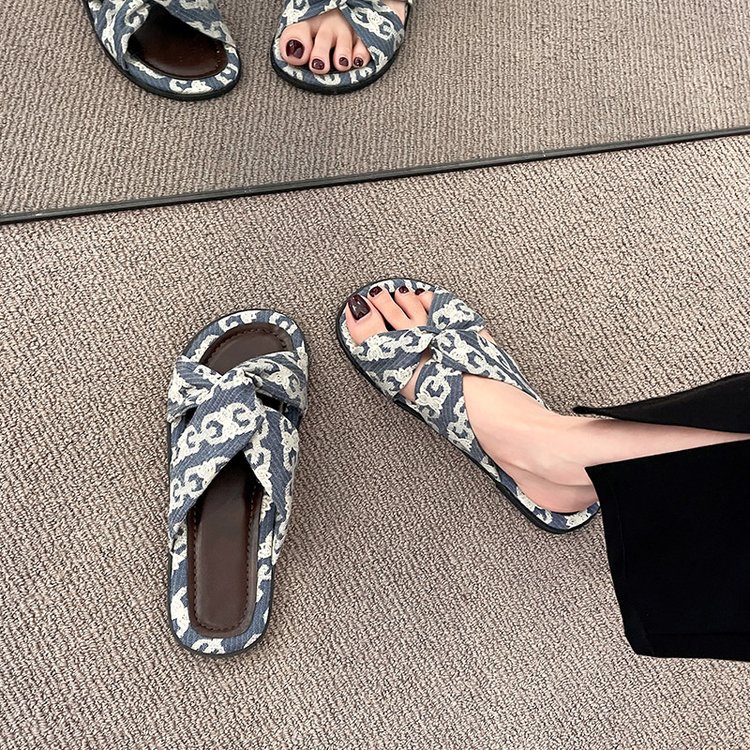 Flat fish mouth wears outside summer slippers for women