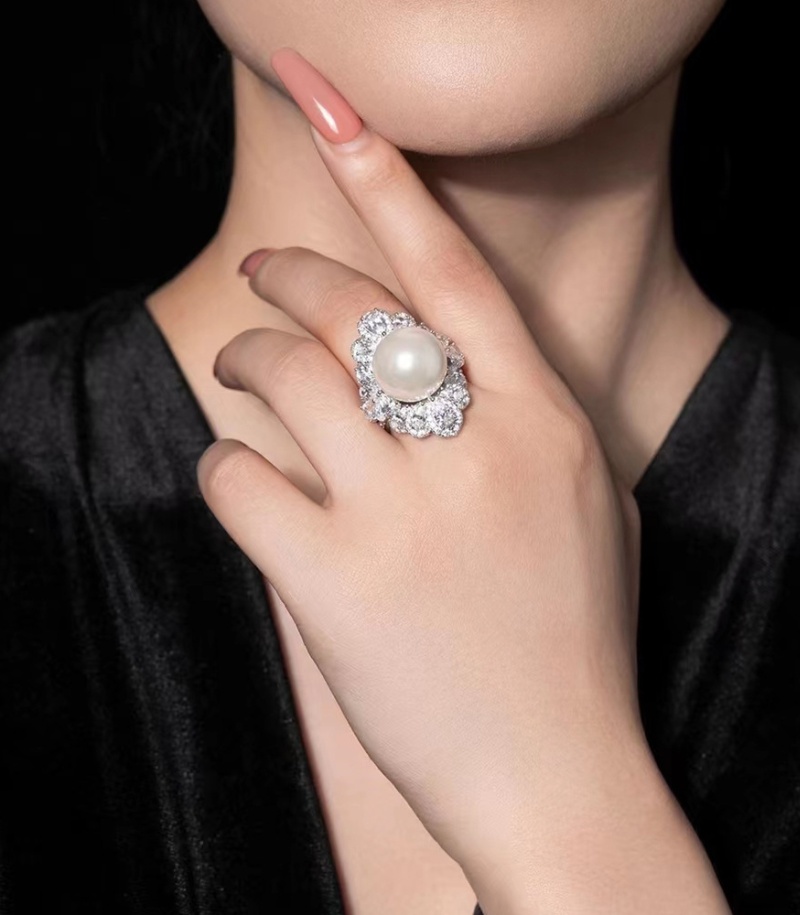 All-match exaggeration pearl luxurious ring