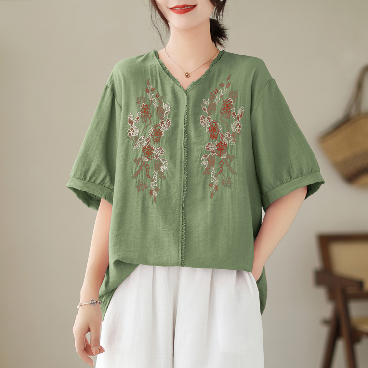 Summer slim T-shirt embroidery tops for women
