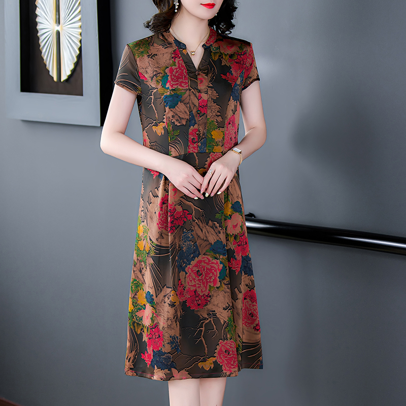 Noble middle-aged real silk dress for women