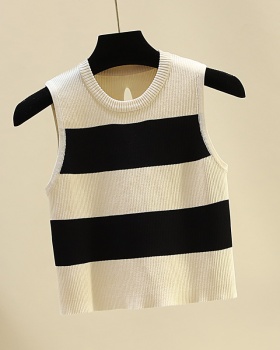 Knitted ice silk stripe back hollow vest